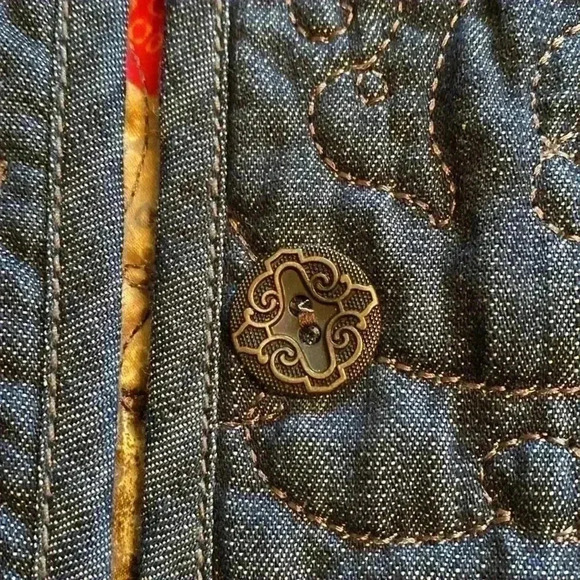 Woman’s Reversible Quilted Jacket Coat. Denim And Floral. Size L/XL. - Picture 7 of 10